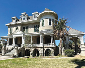 1702 Broadway